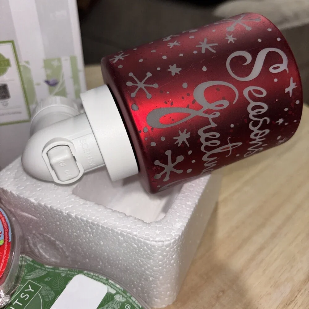 New Scentsy Season's Greetings Plug in Warmer Red Christmas Three Bricks Wax